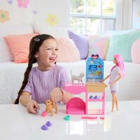 Mattel Barbie Gute Besserung Tierkrankenstation-Spielset aus Modepuppe mit rosa gefärbten Haaren, Ti