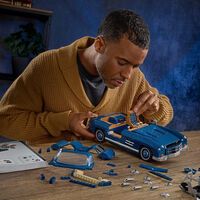 Mattel MEGA Showcase Hot Wheels Mercedes-Benz 300SL