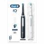 Oral-B iO 4 iO4 Doppelpack Elektrische Zahnbürste/Electric Toothbrush, Magnet-Technologie, 2 Aufsteckbürsten, 4 Putzmodi für Zahnpflege, Reiseetui, Designed by Braun, matt black/quite white