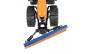 SIKU 2940 Traktor mit Räumschild und Streuer