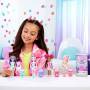 Barbie Chelsea Pop Reveal Bubble-Tea-Serie, Puppe mit Verpackung im Teedosendesign und 5 Überraschungen, darunter eine duftende kleine Puppe und ein Pop-it-Tier (Sortimentierter Artikel) HRK63