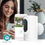 Nedis SmartLife Außenkamera / Spotlight / 3MP Full HD 1296p / IP65 / Max. Batterie-Lebensdauer: 6 Monate / Cloud Storage (optional) / microSD (not enthalten) / 5 V DC / mit Bewegungssensor / Nachtsicht / Weiss