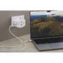 Skross Innovativer 2-poliger Weltreise-Adapter mit integriertem Dual-USB-Ladegerät (1x USB C & 1 x USB)